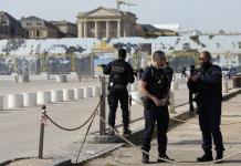 Francia evacúa 3 aeropuertos y Palacio de Versalles tras alertas de seguridad
