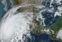 Hurac&aacute;n Norma se debilita ligeramente en su trayectoria hacia Los Cabos