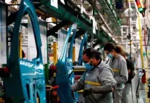 Econom&iacute;a mexicana liga ocho meses al alza
