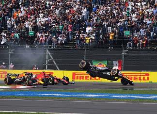 ¿Por qué el auto de Checo Pérez ya no pudo continuar?