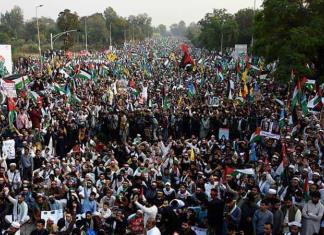 Protestan en Pakistán por bombardeos Protestan en Pakistán por bombardeos