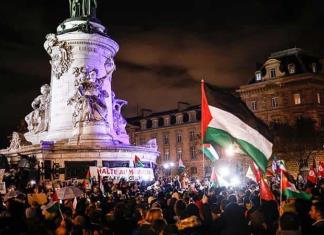 Parisinos exigen fin de la masacre