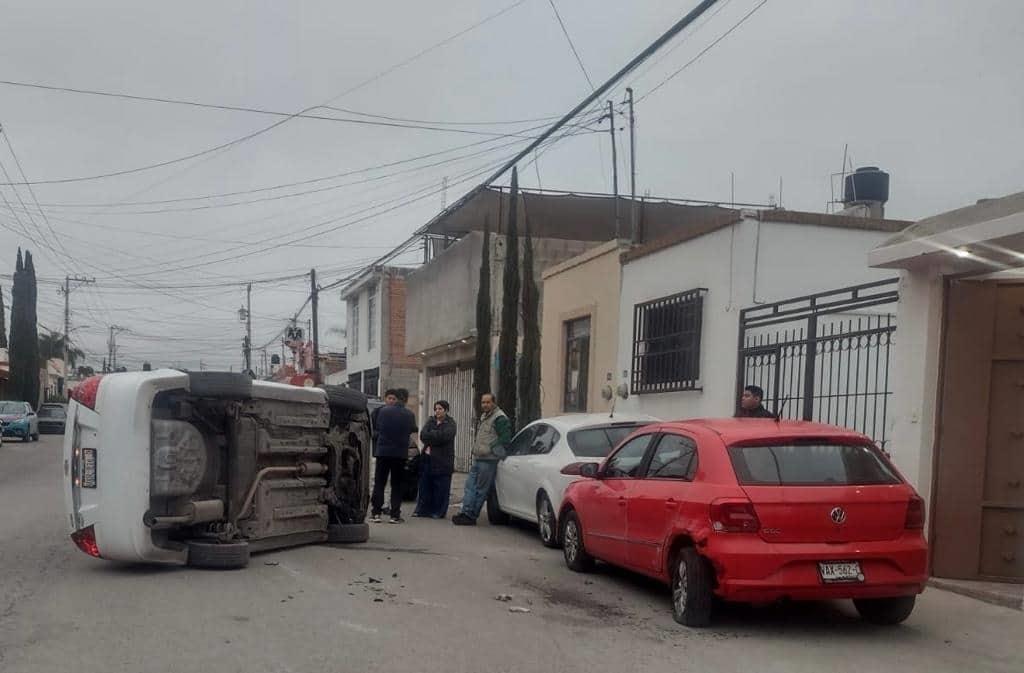 Volcadura en Fraccionamiento Haciendas.