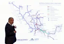 Anuncia AMLO decreto para trenes de pasajeros en M&eacute;xico, &iquest;incluye v&iacute;as f&eacute;rreas de SLP?