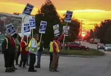 UAW logra concesiones en huelga: Salarios perdidos ser&aacute;n compensados