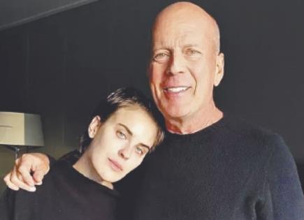 Hija de Bruce Willis cuenta que el actor es un abuelo presente