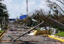 Manuel Bartlett anuncia inversi&oacute;n millonaria para reconstrucci&oacute;n en Acapulco