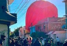 Globo aerostático cae sobre un fraccionamiento en Guanajuato