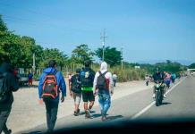 Migrantes solicitan ayuda en San Pedro Tapanatepec