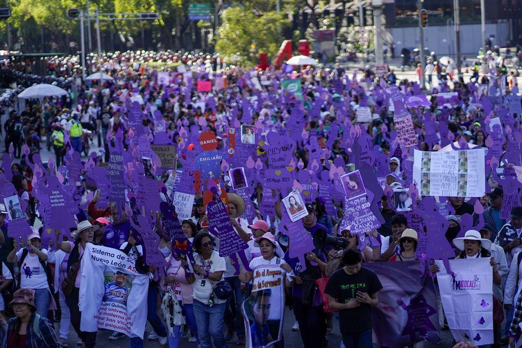 Marcha Contra La Violencia De Género En Ciudad De México