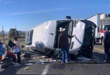 Accidente en carretera deja cuatro personas heridas
