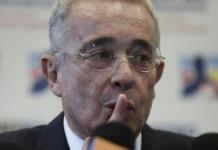 Expresidente Uribe da versión sobre masacre de paramilitares en Colombia