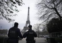 Francia abre investigación sobre apuñalamiento de turista en París