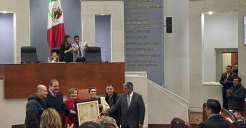 En letras de oro, nombre de compositor potosino Fernando Z. Maldonado (video)