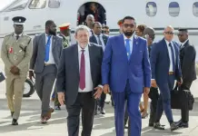 Presidente de Guyana defiende la soberanía en disputa con Venezuela