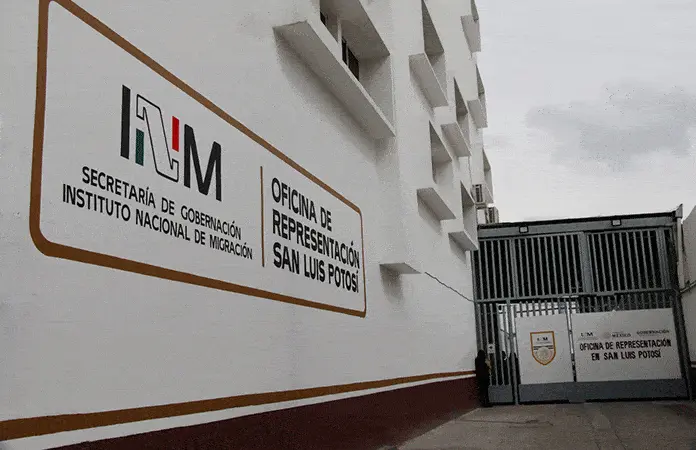 Fallece migrante afuera del INM