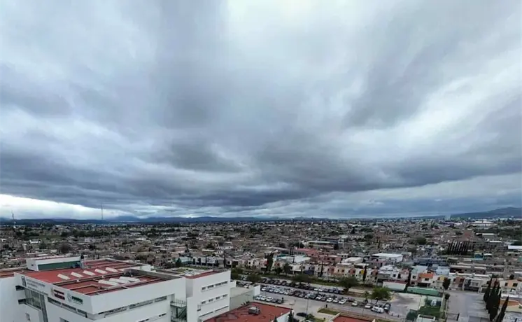 Prevén calor por la tarde y posibles lloviznas en SLP Prevén calor por la tarde y posibles lloviznas en SLP