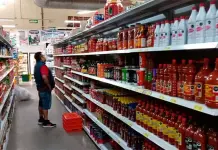 Canasta b&aacute;sica de 24 productos se vende en 808 pesos promedio