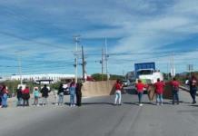Protestan familiares de internos del penal de La Pila por las reubicaciones