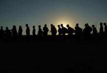 Operación Estrella Solitaria: Reubicación de migrantes en avión
