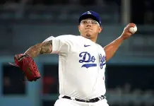 Equipos de la MLB estar&iacute;an interesados en el mexicano Julio Ur&iacute;as