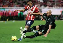 Dram&aacute;tico empate de Chivas y Santos Laguna en el estadio Akron