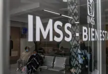 Video | Con gritos y mal modo "organizan" consultas en el IMSS Video | Con gritos y mal modo "organizan" consultas en el IMSS