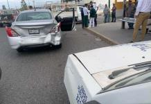 Camioneta del Ayuntamiento capitalino, involucrada en colisión sobre carretera a Rioverde