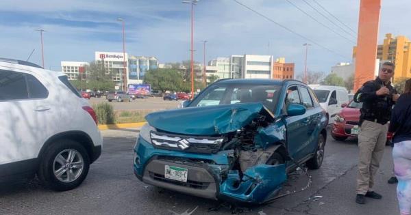 Fotos | Cuatro vehículos dañados por choques en Salvador Nava