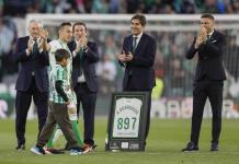 Betis ofrece emotiva despedida a Guardado