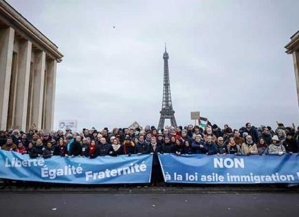 Marchan contra ley de migración por toda Francia