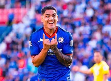Gabriel Fernández se estrena como goleador en Cruz Azul