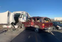 Cuatro personas lesionadas en choque en Carretera a R&iacute;o Verde