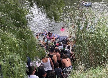 Rescate de 74 migrantes en peligro en el Río Bravo