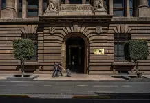 Banxico baja tasa de inter&eacute;s al 11%, su primer recorte en un a&ntilde;o