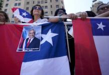 Rescate exitoso del helicóptero del expresidente Piñera en el lago Ranco