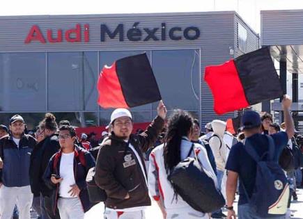 Continúa la huelga en Audi Puebla