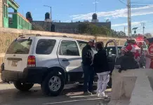 Video | Una mujer lesionada tras choque en muro del Río Santiago Video | Una mujer lesionada tras choque en muro del Río Santiago