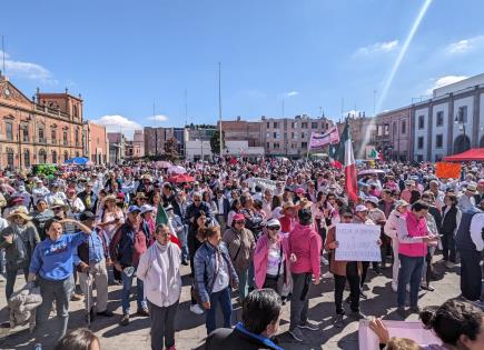 Democracia sí, dictadura no, El grito de miles reunidos en Plaza de los Fundadores