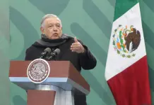 Puro corrupto, pero es un pa&iacute;s libre, adelante: AMLO sobre marcha