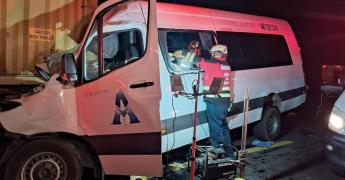 Mueren 10 pasajeros tras accidente en supercarretera Rioverde-SLP