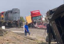Video | Trailero se cruza y es arrastrado por el tren en Zona Industrial