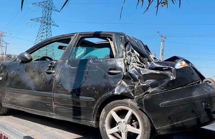 Auto Sufre Aparatosa Volcadura En El Periférico