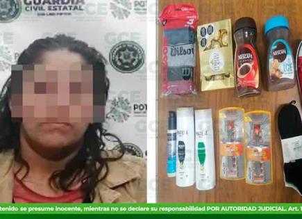 Fardera es sorprendida en Walmart