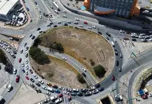 Apagan sem&aacute;foros en glorieta de Lomas