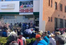 Retiran subsidios a productores; protestan en la Sader
