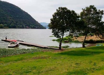 En Valle de Bravo hay ya 400 lagos privados