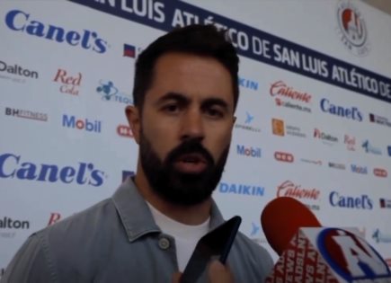“El proyecto de Gustavo Leal sigue.”. Íñigo Regueiro
