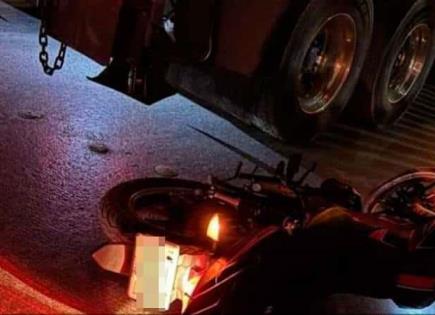Fallece motociclista arrollado por un tráiler