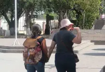 Mujeres dialogan sobre dificultades para sobresalir